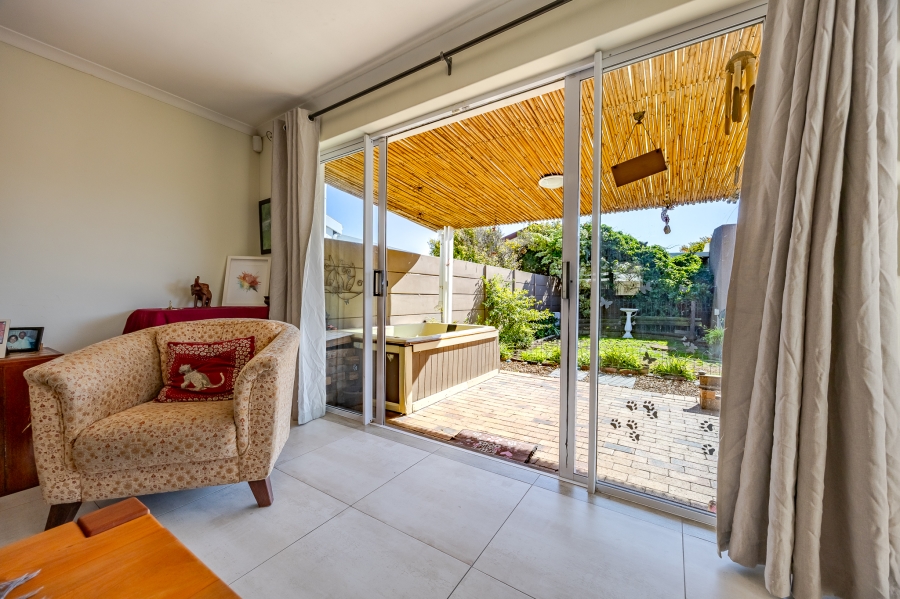 2 Bedroom Property for Sale in Lakeside Western Cape